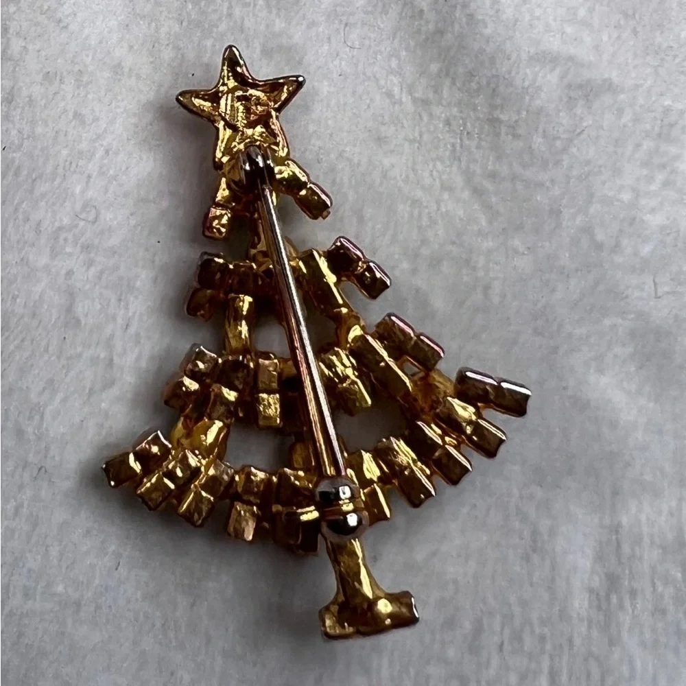 Vintage Rhinestone Christmas Tree Brooch